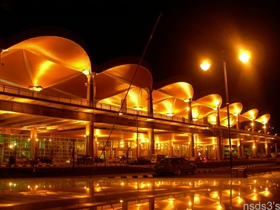 kuching_airport_terminal_nuit